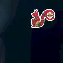 Folklór na prsníku veverička