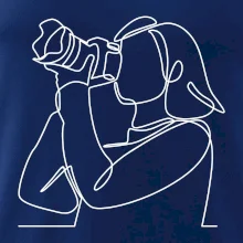 Fotografka stojaca jedným ťahom