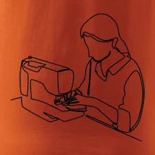 Krajčírka a šijací stroj jedným ťahom