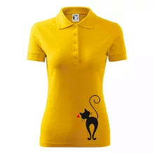 Zamilovaná mačka zozadu