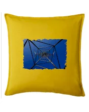 Stožiar vysokého napätia zospodu