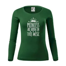 Princesses are born in (Vlastný nápis mesiac narodenia)