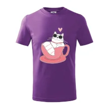 Hustá mačka v hrnčeku