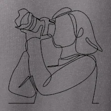 Fotografka stojaca jedným ťahom