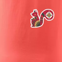 Folklór na prsníku veverička