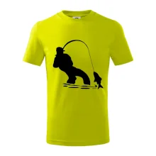 Rybár ťahajúce rybu