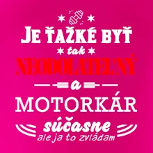Neodolateľný motorkár