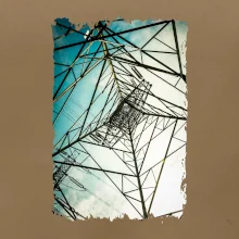 Farebné nebo - stožiare vysokého napätia