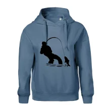 Rybár ťahajúce rybu