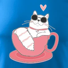 Hustá mačka v hrnčeku