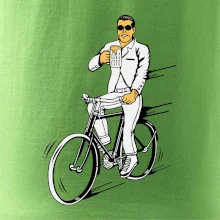 Gentleman na bicykli s pivom