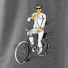 Gentleman na bicykli s pivom