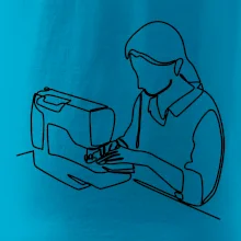 Krajčírka a šijací stroj jedným ťahom