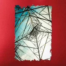 Farebné nebo - stožiare vysokého napätia