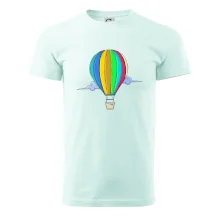 Teplovzdušný balón v oblakoch