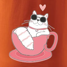 Hustá mačka v hrnčeku