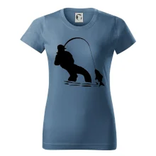 Rybár ťahajúce rybu