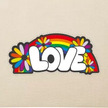 Love s dúhou v pozadí