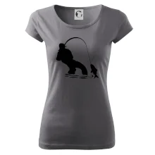 Rybár ťahajúce rybu