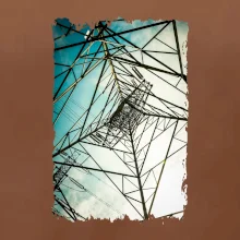 Farebné nebo - stožiare vysokého napätia