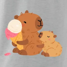 Kapybara so zmrzlinou