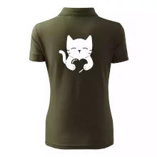 Mačka drží srdce Mačka drží srdce