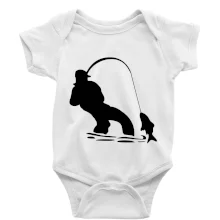 Rybár ťahajúce rybu