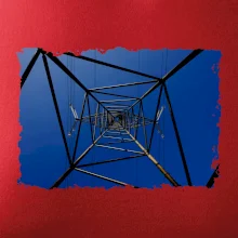 Stožiar vysokého napätia zospodu