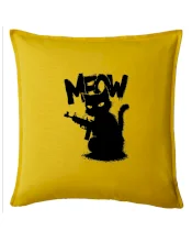 Meow mačka so zbraňou