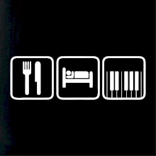 Eat sleep piano v rade