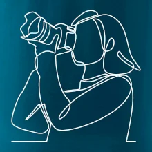 Fotografka stojaca jedným ťahom