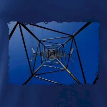 Stožiar vysokého napätia zospodu