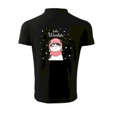 Mačka v čiapke s vystrčeným jazykom