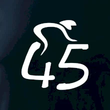 Cyklista oslavuje štyridsaťpäťku (45)