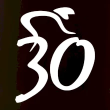 Cyklista oslavuje tridsiatku (30)