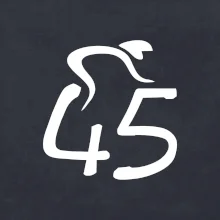 Cyklista oslavuje štyridsaťpäťku (45)