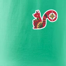 Folklór na prsníku veverička