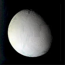 Fotky planét - Saturnov mesiac Enceladus zblízka