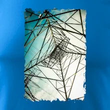 Farebné nebo - stožiare vysokého napätia