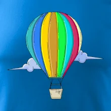 Teplovzdušný balón v oblakoch