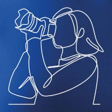 Fotografka stojaca jedným ťahom Fotografka stojaca jedným ťahom