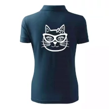 Mačacie dievča s okuliarmi