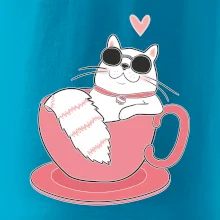 Hustá mačka v hrnčeku