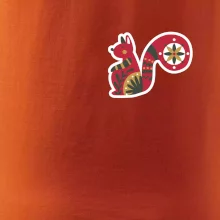 Folklór na prsníku veverička