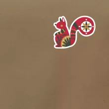 Folklór na prsníku veverička