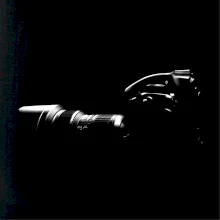 Zrkadlovka v tme z boku