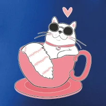 Hustá mačka v hrnčeku