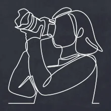 Fotografka stojaca jedným ťahom