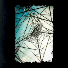 Farebné nebo - stožiare vysokého napätia