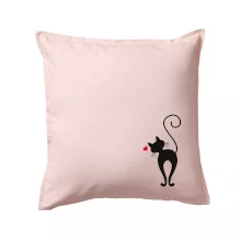 Zamilovaná mačka zozadu